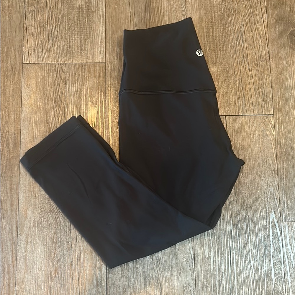 Black Lululemon Capri Leggings